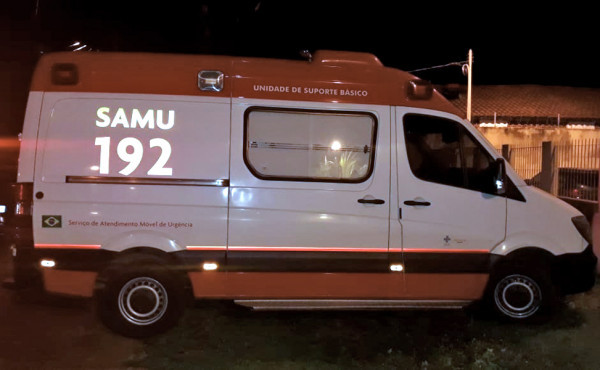 Criminosos invadem casa