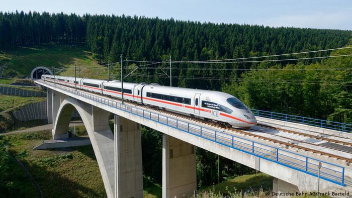 Ferrovia_de_alta_velocidade_Berlin-Munique Colisão de trens na Alemanha faz vagões despencarem de ponte