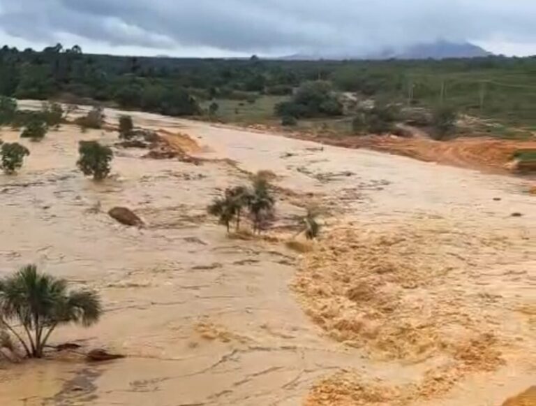 Rompimento de barragem