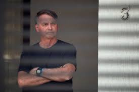 Arma de Bolsonaro, defesa contesta falta grave e solicita prorrogação da prisão domiciliar Política 