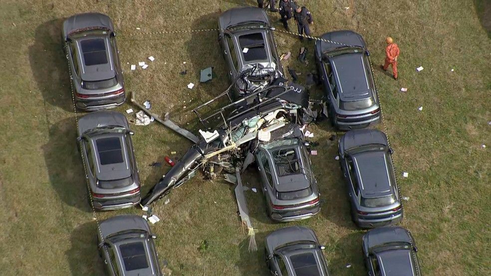 Helicópteros colidem no ar