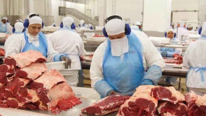 frigorifico-carne-848x477-1 Carne brasileira: como evitar tarifas da China em 2026