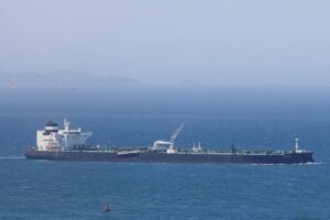 Petróleo sobe com combates no Iêmen e ataque na Arábia Saudita 69 Petróleo sobe